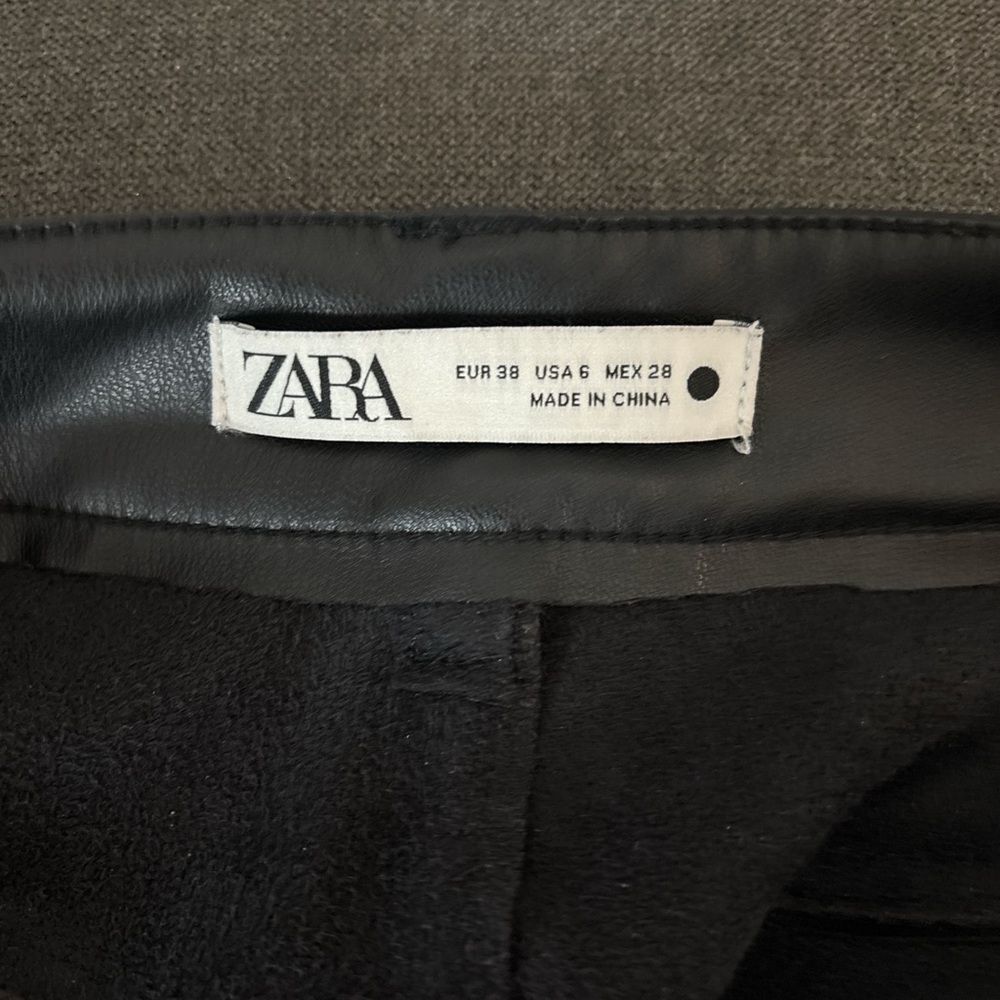 Zara Black Straight Leg Pants - Picture 2 of 2